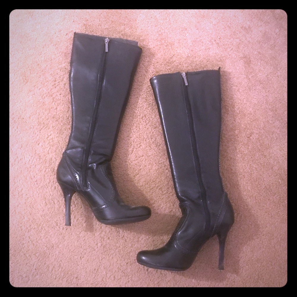 GUESS knee high stiletto boots ( size 7.5)